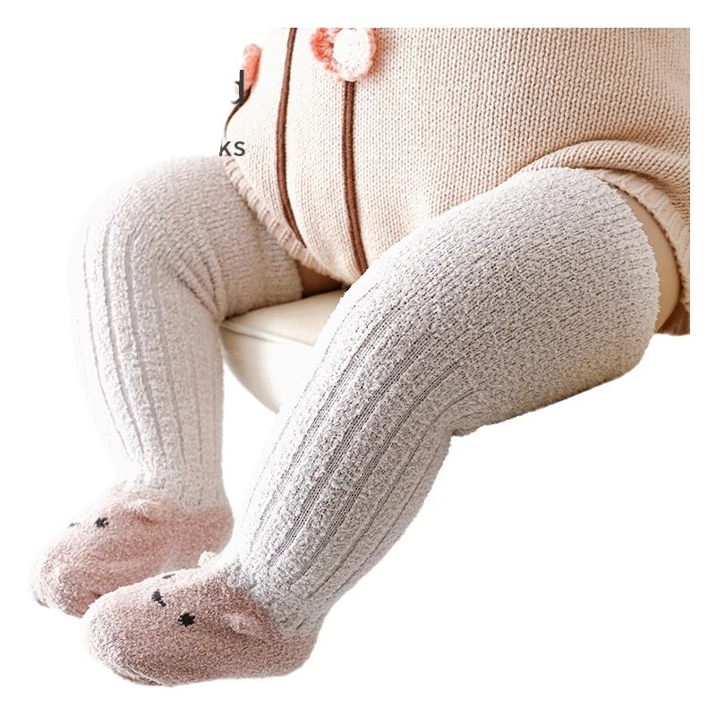 SnugKnee – Coral Fleece Knee-High Baby Socks 🧦❄️